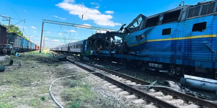РФ бє по залізничній логістиці: пошкоджено вже понад 500 локомотивів 1 РФ б’є по залізничній логістиці: пошкоджено вже понад 500 локомотивів