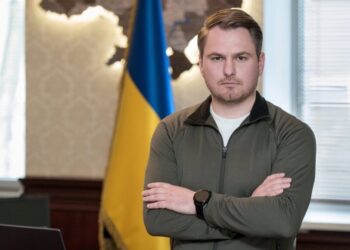 Парламент розгляне відставку Кравченка 15 вересня