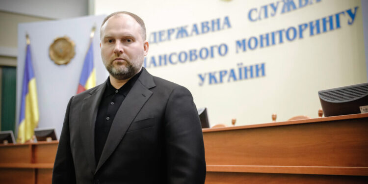 Журналіст УП Михайло Ткач припускає, що Голову Держфінмоніторингу Проніна через справу кол-центрів можуть звільнити 1 Журналіст УП Михайло Ткач припускає, що Голову Держфінмоніторингу Проніна через справу кол-центрів можуть звільнити