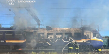РФ двічі вдарила дронами по пасажирському потягу в Запоріжжі: є загиблий