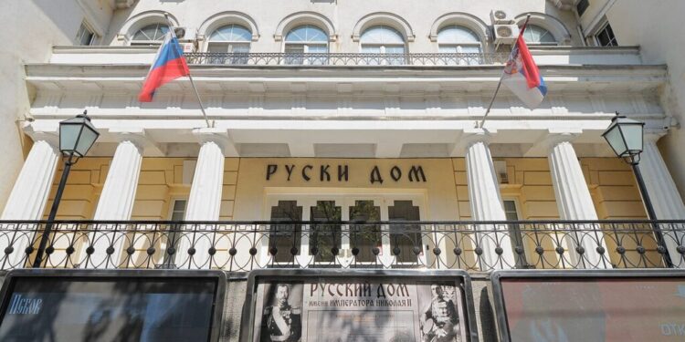 Росія розширює мережу русскіх домів у десяти країнах світу: для чого це Кремлю 1 Росія розширює мережу “русскіх домів” у десяти країнах світу: для чого це Кремлю