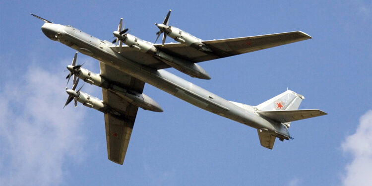 Російський Ту-95 розбився після зльоту: є загиблі 1 Російський Ту-95 розбився після зльоту: є загиблі
