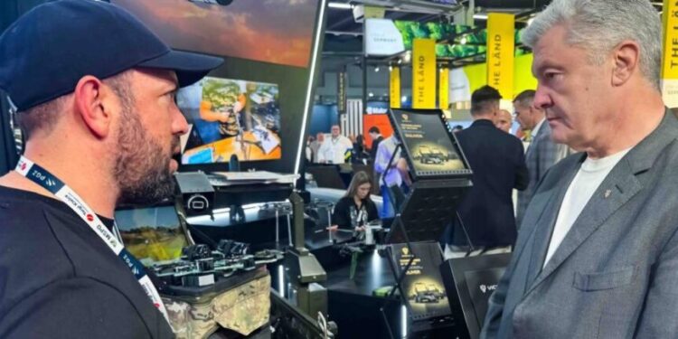 Петро Порошенко: на виставці озброєнь в Кельце шукаємо рішення для підсилення ППО 1 Петро Порошенко: на виставці озброєнь в Кельце шукаємо рішення для підсилення ППО