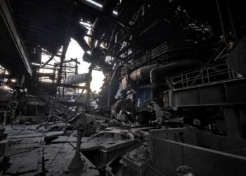 Росіяни атакували “Запоріжсталь” і “АрселорМіттал Кривий Ріг”: є загиблі та поранені