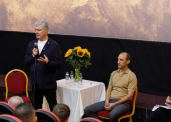 Порошенко на форумі “Хроніки війни”: ветеранська політика має бути справедливою, бо ці люди віддали своє здоров’я за країну