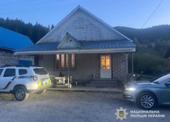 Граната вибухнула біля магазину: на Закарпатті затримали військового у СЗЧ