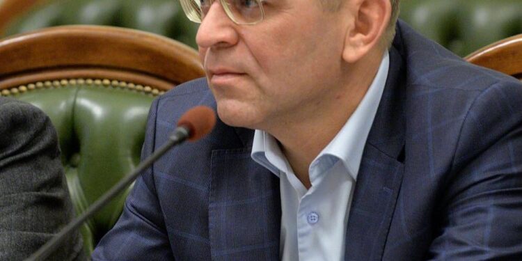 Справа про нафтопродукти: Пашинський пішов на угоду зі слідством і має виплатити 1,1 млрд грн 1 Справа про нафтопродукти: Пашинський пішов на угоду зі слідством і має виплатити 1,1 млрд грн