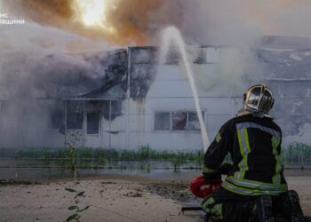 Росія масовано атакувала Київ та область: є загиблі та постраждалі