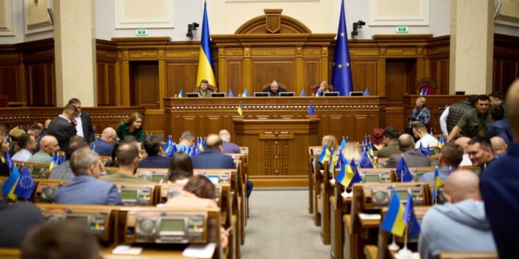 У Раді зняли з розгляду законопроєкт, який загрожує роботі журналістів