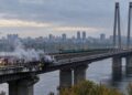 У Києві змінили рух мостами після російських атак: які обмеження діють