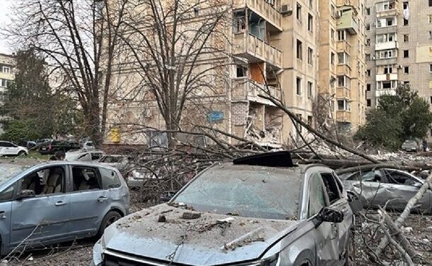 У Кременчуці дрон влучив у багатоповерхівку: є загиблі та поранені 1 У Кременчуці дрон влучив у багатоповерхівку: є загиблі та поранені