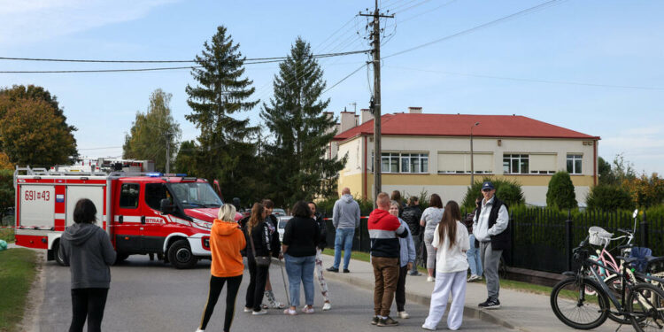 У Польщі підлітки влаштували серію збройних нападів у школах: що відомо про криваву пятницю 1 У Польщі підлітки влаштували серію збройних нападів у школах: що відомо про “криваву п’ятницю”