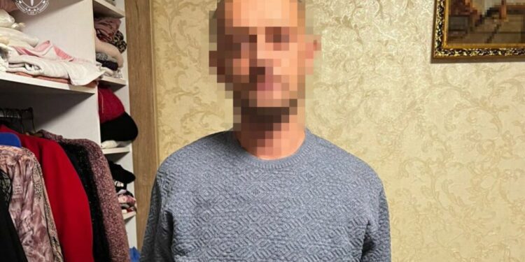 У Львові чоловік із іграшковим пістолетом пограбував алкомаркет: його засудили до чотирьох років