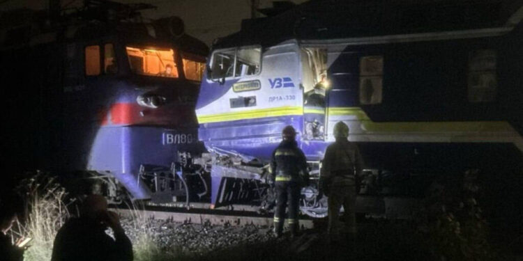 У Львові зіткнулися два поїзди: є постраждалі