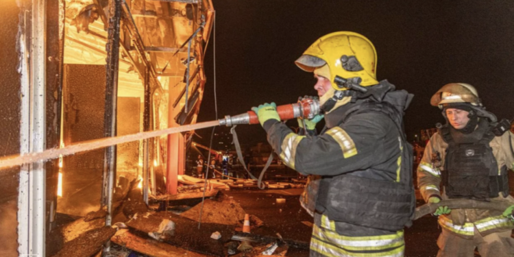 Росіяни атакували Харків і Вінницю: у Харкові постраждали троє рятувальників 1 Росіяни атакували Харків і Вінницю: у Харкові постраждали троє рятувальників