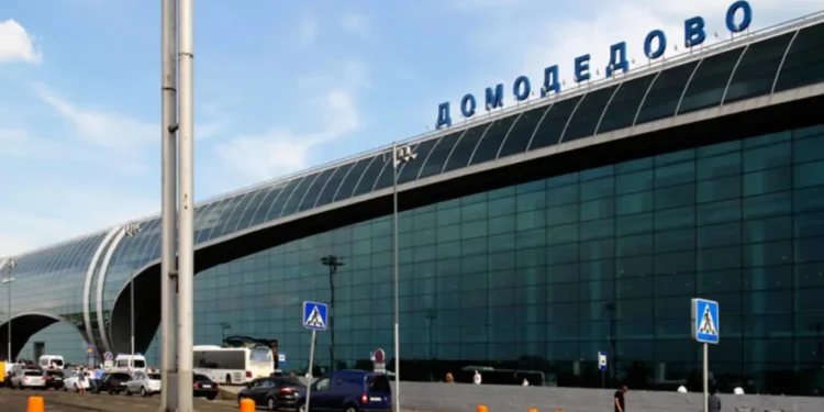 Москву атакували дрони та повітряні кулі: у чотирьох аеропортах скасували понад 100 рейсів 1 Москву атакували дрони та повітряні кулі: у чотирьох аеропортах скасували понад 100 рейсів