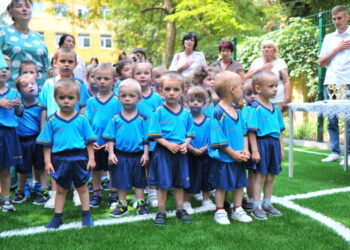 У сиріт забирають стадіон за мільйон: журналісти закликали УАФ та клуби України допомогти зупинити свавілля у Львові