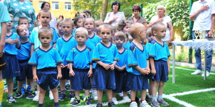 У сиріт забирають стадіон за мільйон: журналісти закликали УАФ та клуби України допомогти зупинити свавілля у Львові