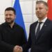 Зеленський провів першу офіційну зустріч з премєром Угорщини Мадяром 7 Зеленський провів першу офіційну зустріч з прем’єром Угорщини Мадяром