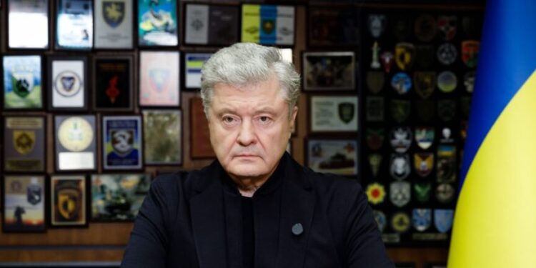 Зупинити війну і отримати захищену країну: Порошенко пояснив свій план миру через силу 1 Зупинити війну і отримати захищену країну: Порошенко пояснив свій план миру через силу