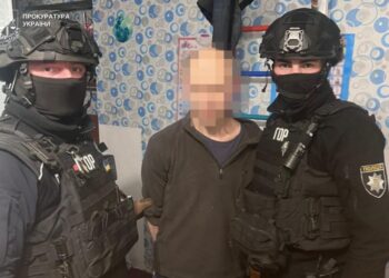 На Львівщині чоловік поранив ножем військового ТЦК та вистрілив у поліцейського: деталі
