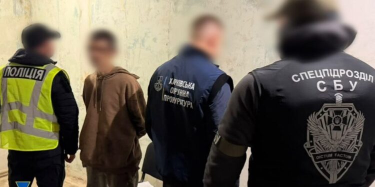 На Харківщині затримали окупанта, якого підозрюють у вбивстві пʼятьох військових 1 На Харківщині затримали окупанта, якого підозрюють у вбивстві пʼятьох військових