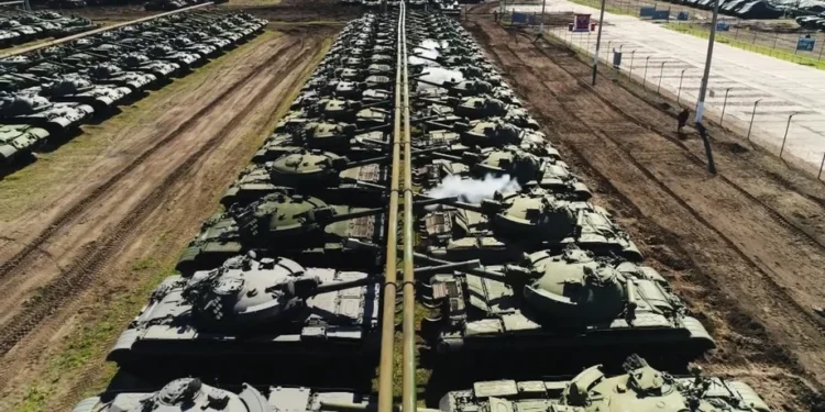 Росія накопичує техніку поблизу кордонів з країнами НАТО